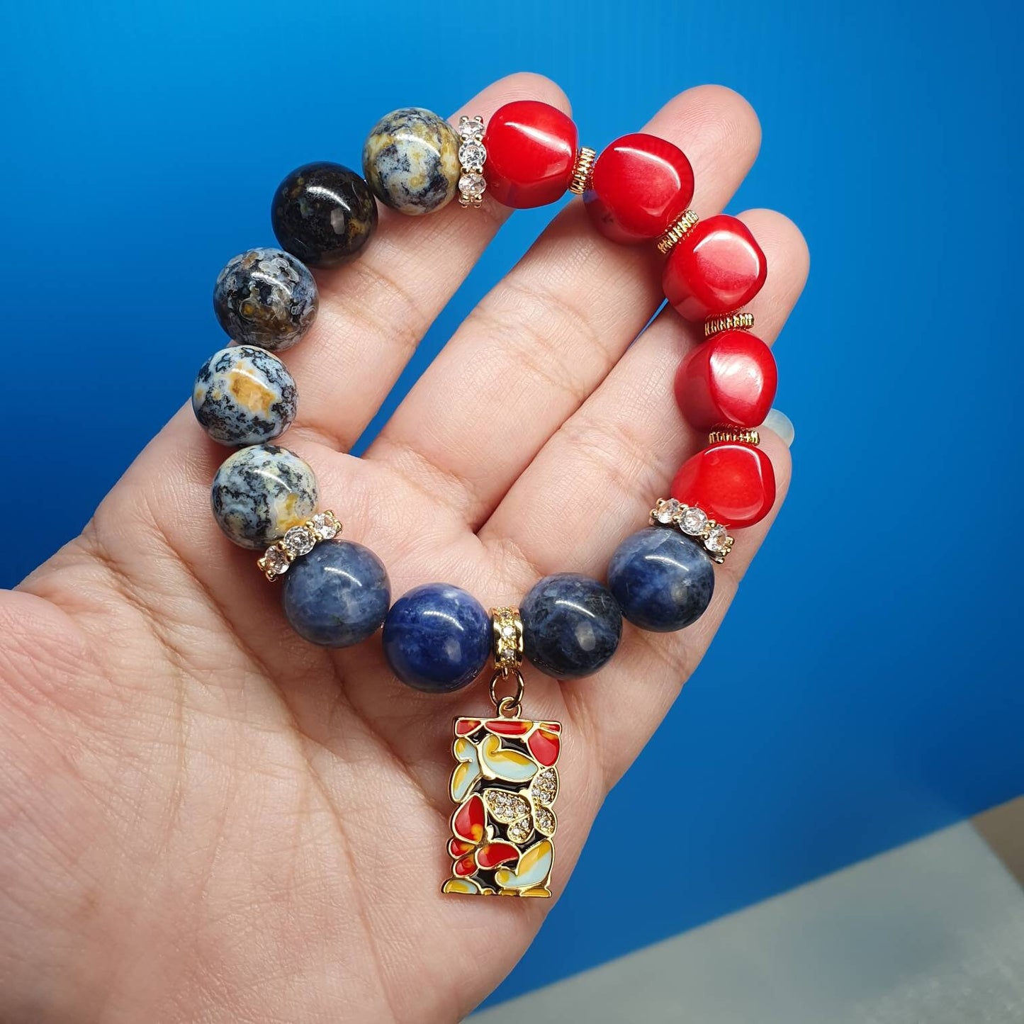 Handcrafted bracelet with Marine Agate, Sodalite and Red Coral