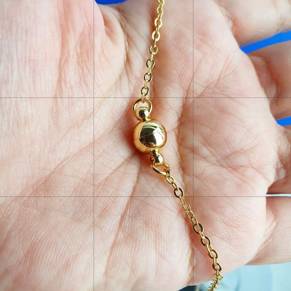 Handcrafted 18k necklace with grey Moonstone