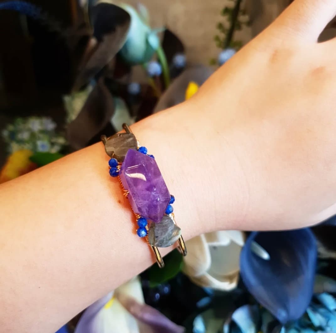 Handcrafted bangle with good quality double terminated Amethyst, Labradorite and Lapis Lazuli