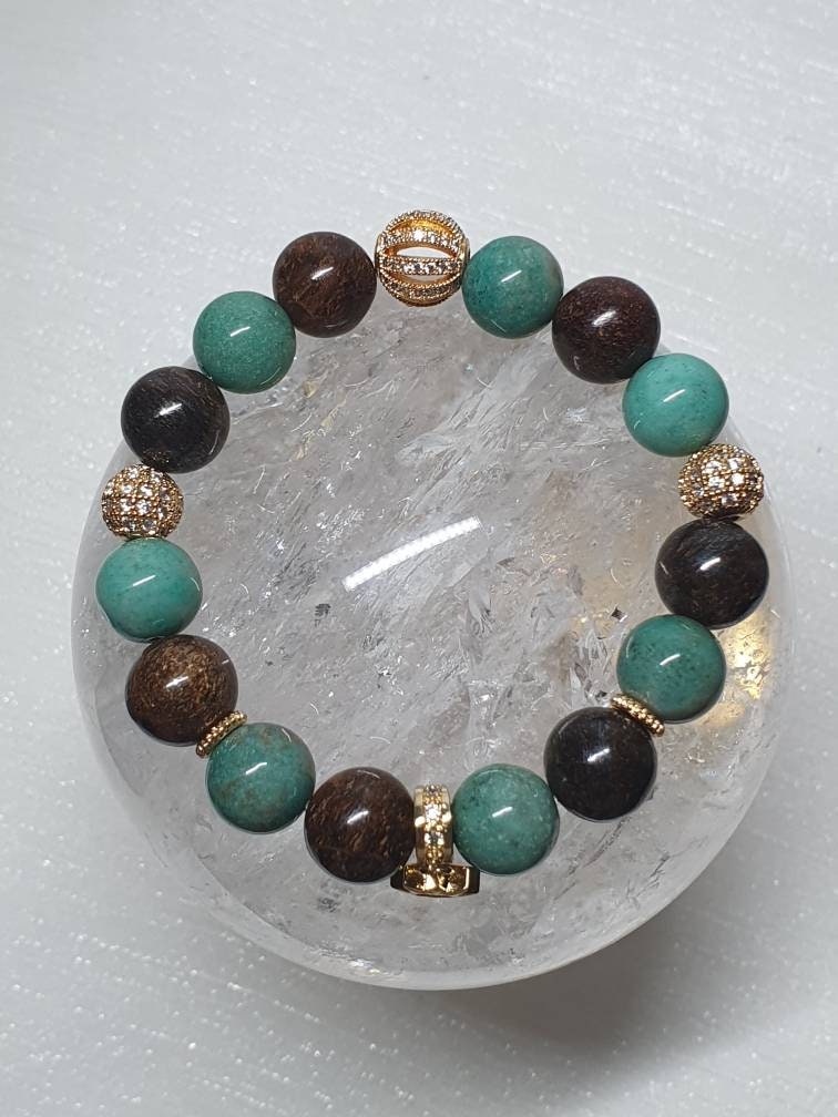 Handcrafted bracelet with Bronzite (10mm) and Green Pine Agate (10mm)