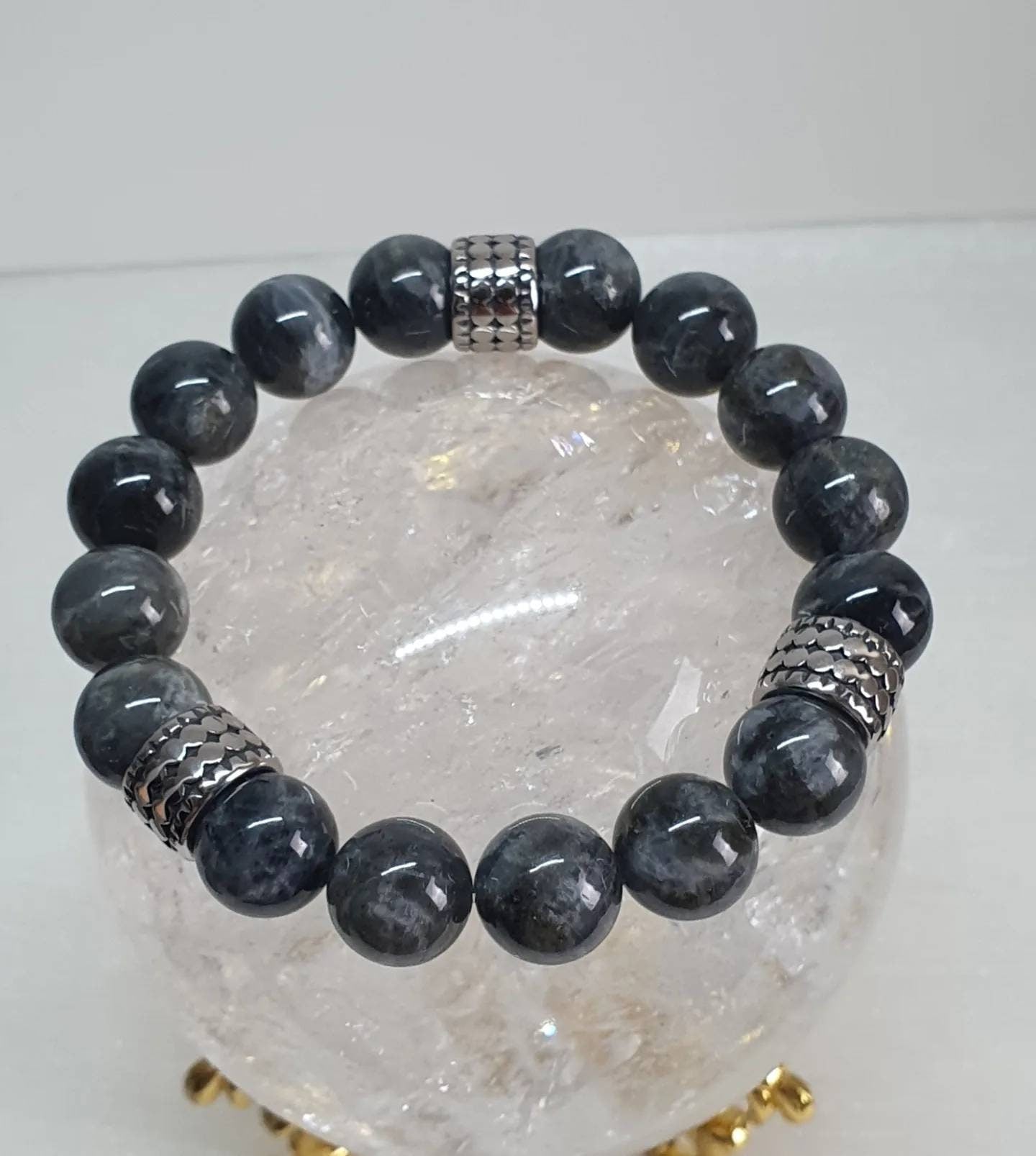 Handcrafted Men/ Unisex bracelet with Labradorite (12mm)