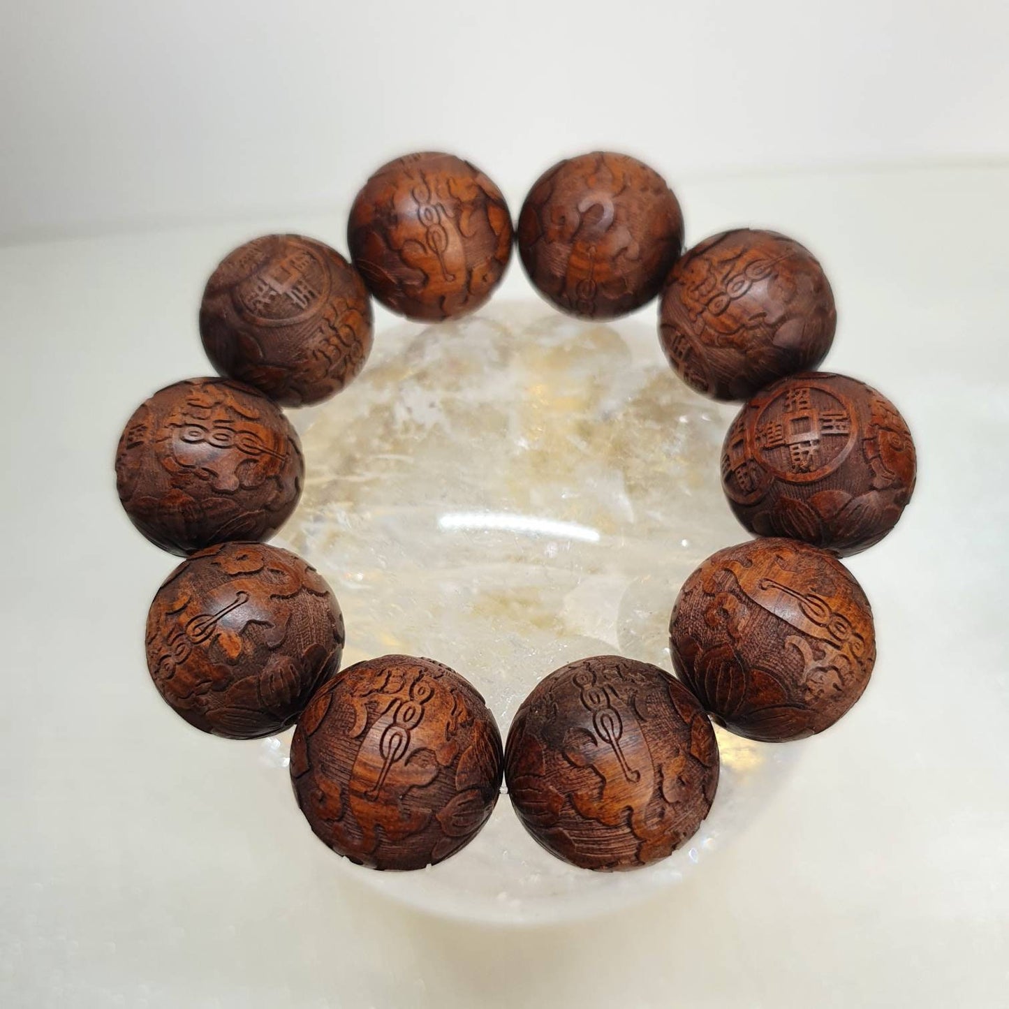 Handcrafted men/ unisex bracelet with beautifully carved 20mm Natural Sandalwood 黑檀木/ from African