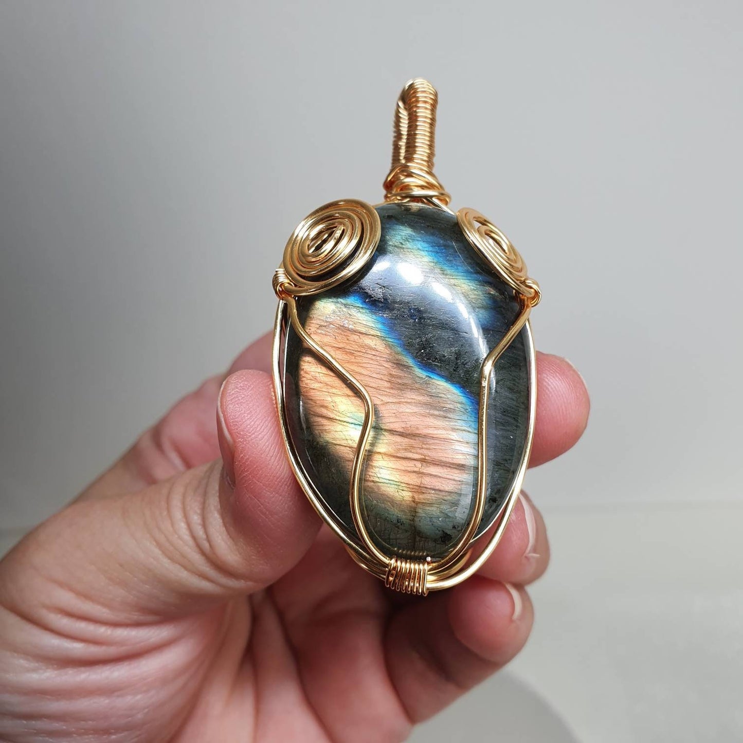 Handcrafted unisex 18k gold plated necklace with flashy Labradorite pendant and green jade
