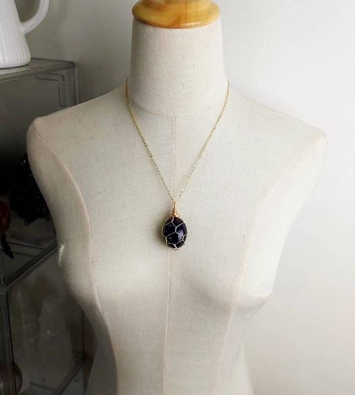 Handcrafted necklace with Amethyst Tumbled stone (C)