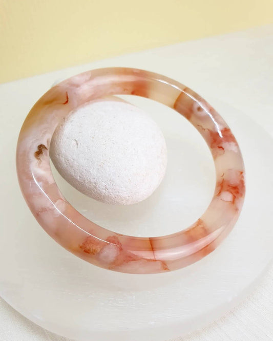 Unisex Sakura Cherry Blossom Agate Bangle (S3-53.9mm)
