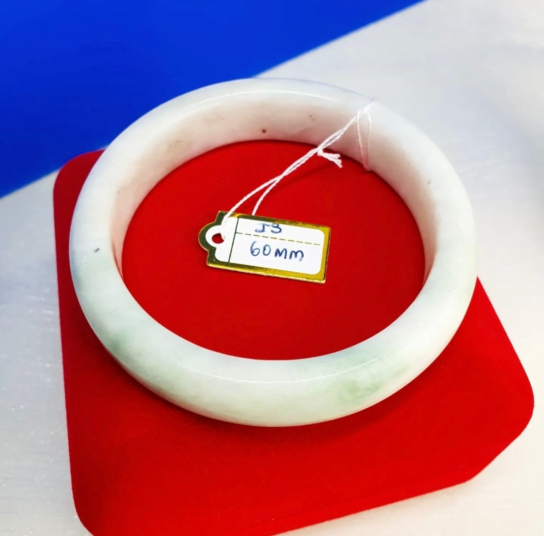 Natural Quartzite Jade Bangle J3 60mm