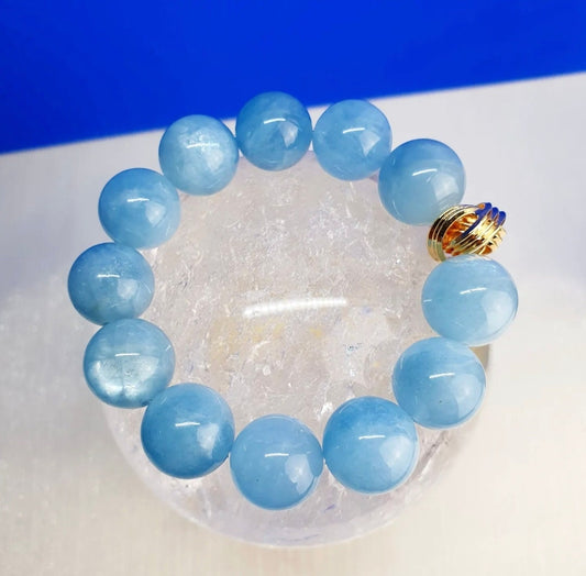 Handcrafted bracelet with high quality Aquamarine (14mm)